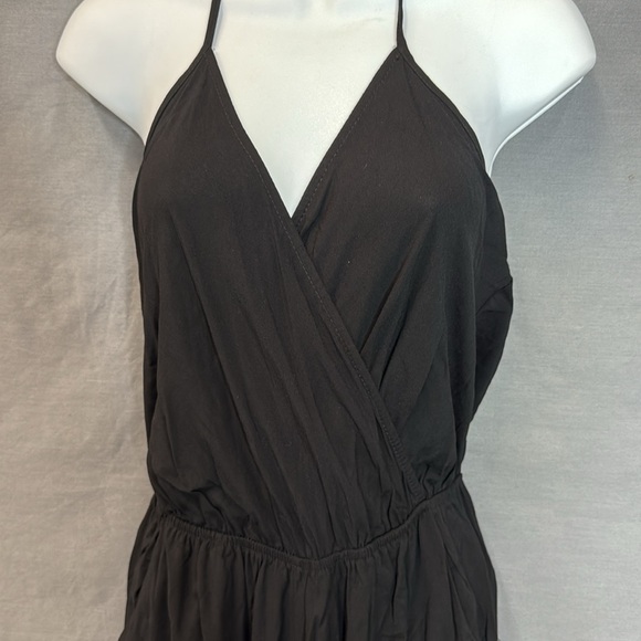 Women’s Lulus Learning to Fly Black Halter Jumpsuit
Size Medium New with Tags - Picture 4 of 9